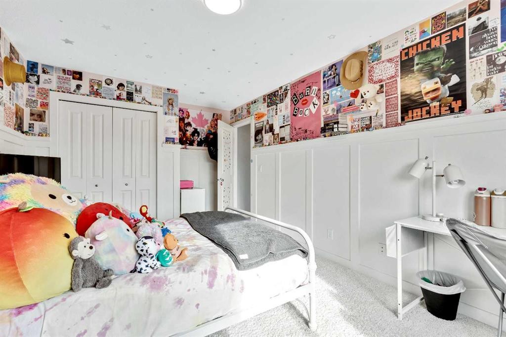 36 Cranarch Grove Se, Calgary, AB - Indoor Photo Showing Bedroom