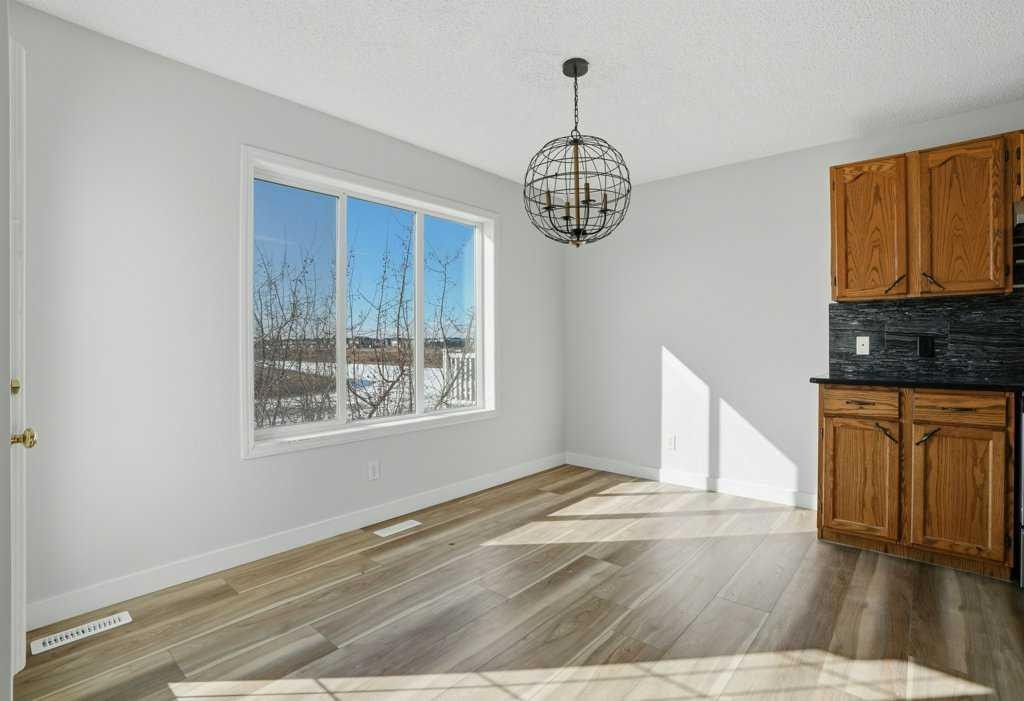 53 Saddlecrest Place Ne, Calgary, AB - Indoor