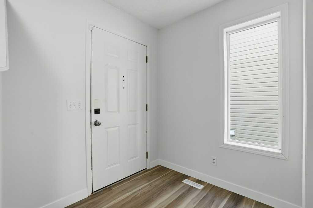 53 Saddlecrest Place Ne, Calgary, AB - Indoor Photo Showing Other Room