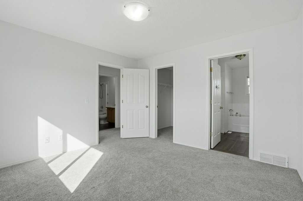 53 Saddlecrest Place Ne, Calgary, AB - Indoor