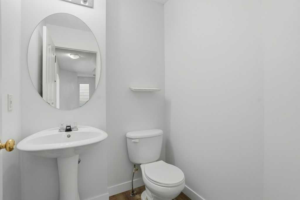 53 Saddlecrest Place Ne, Calgary, AB - Indoor Photo Showing Bathroom