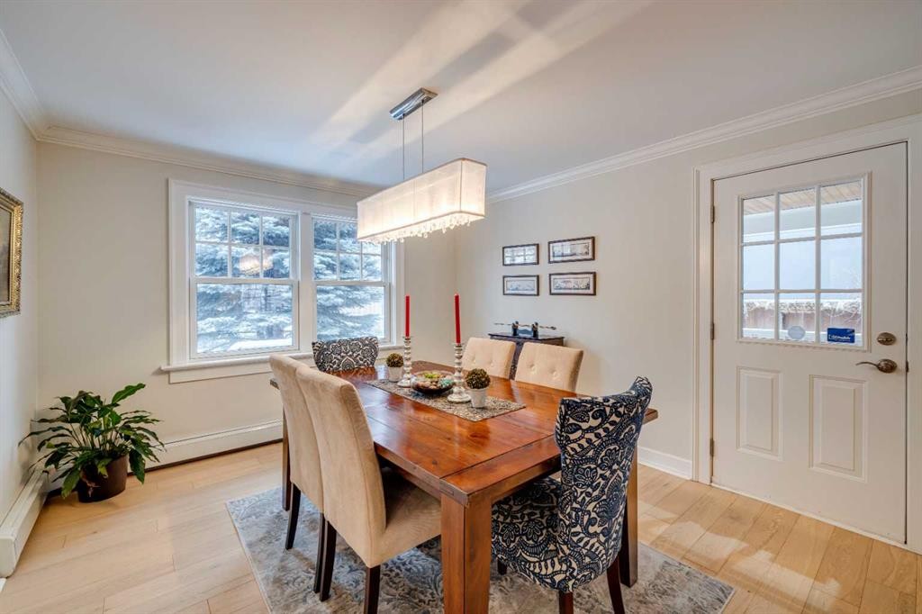 3920 Crestview Road Sw, Calgary, AB - Indoor Photo Showing Dining Room