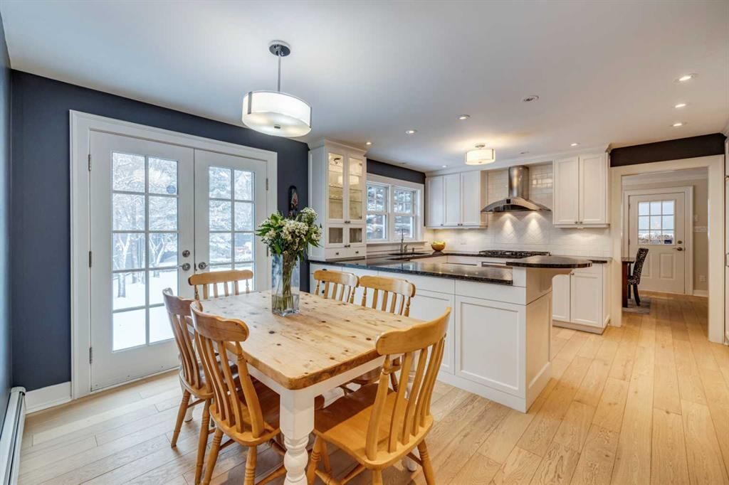 3920 Crestview Road Sw, Calgary, AB - Indoor Photo Showing Dining Room