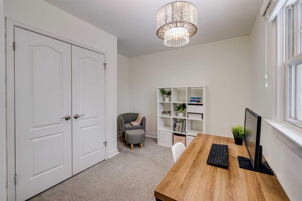 3920 Crestview Road Sw, Calgary, AB - Indoor