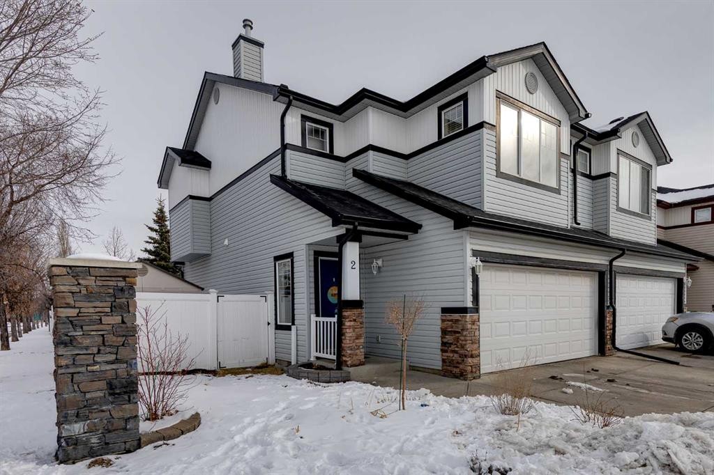 2 Everridge Villas Sw, Calgary, AB - Outdoor