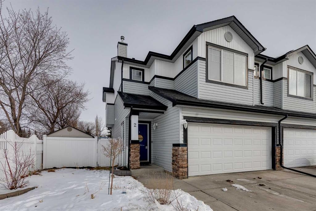 2 Everridge Villas Sw, Calgary, AB - Outdoor