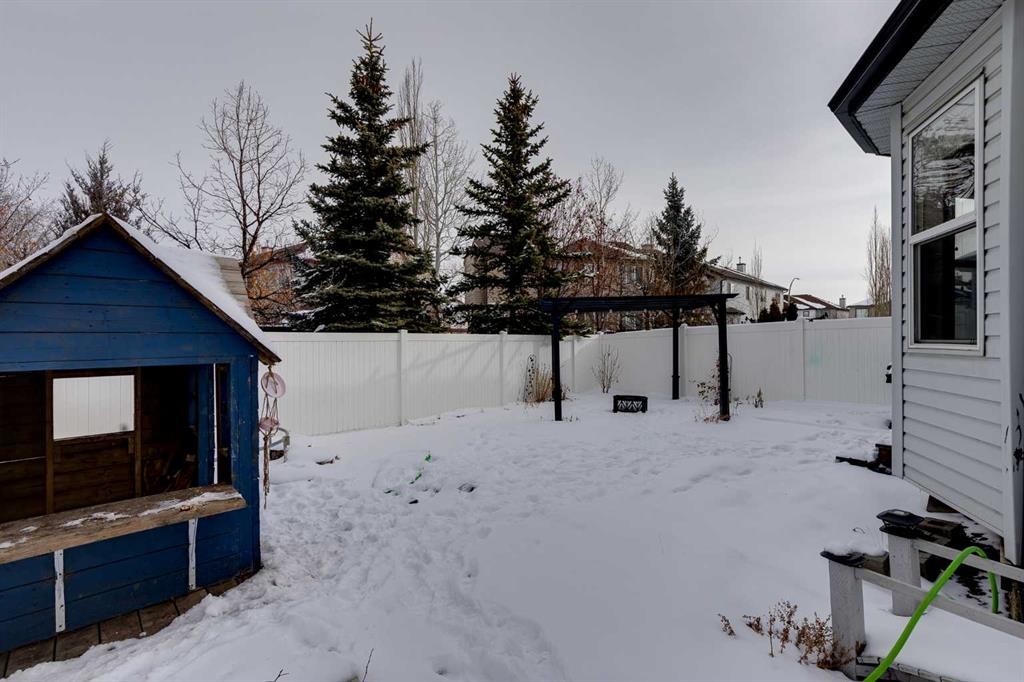 2 Everridge Villas Sw, Calgary, AB - Outdoor