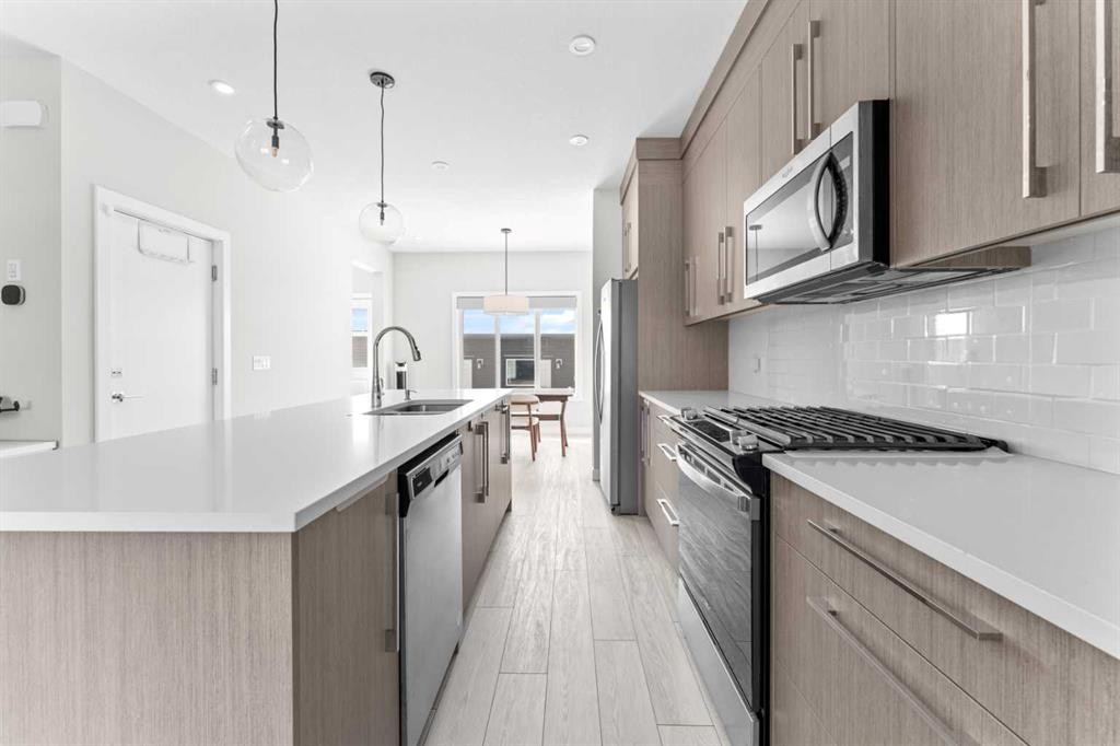 919 Walgrove Boulevard Se, Calgary, AB - Indoor Photo Showing Kitchen With Upgraded Kitchen