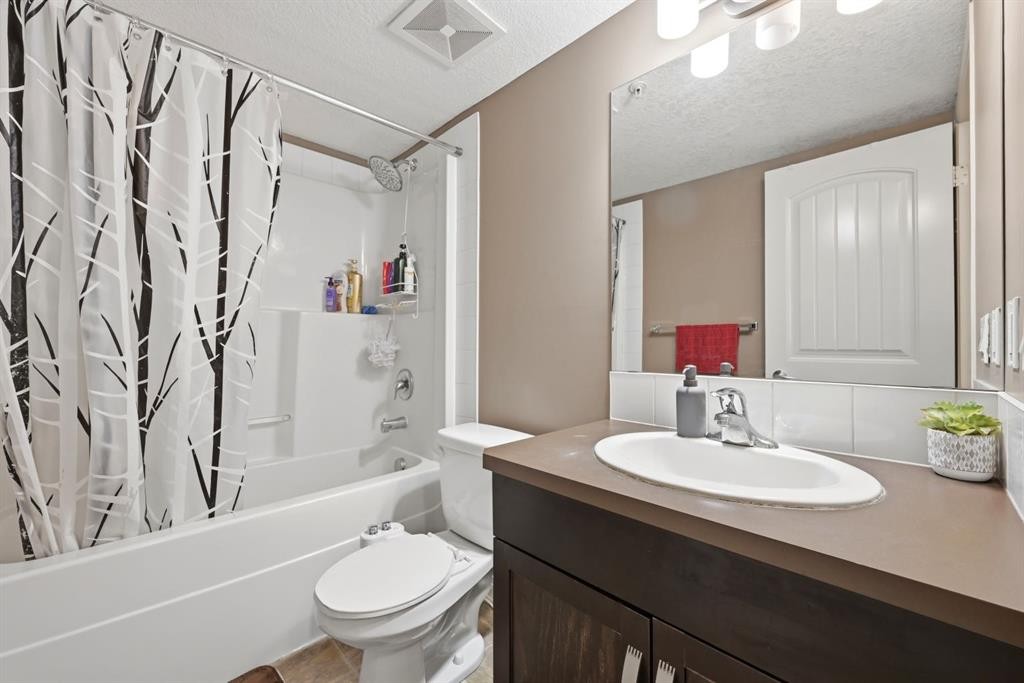 2119-175 Panatella Hill Nw, Calgary, AB - Indoor Photo Showing Bathroom