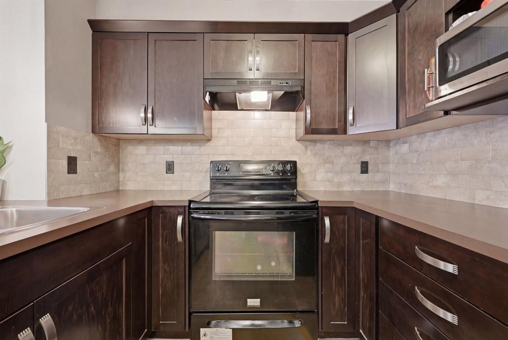 2119-175 Panatella Hill Nw, Calgary, AB - Indoor Photo Showing Kitchen