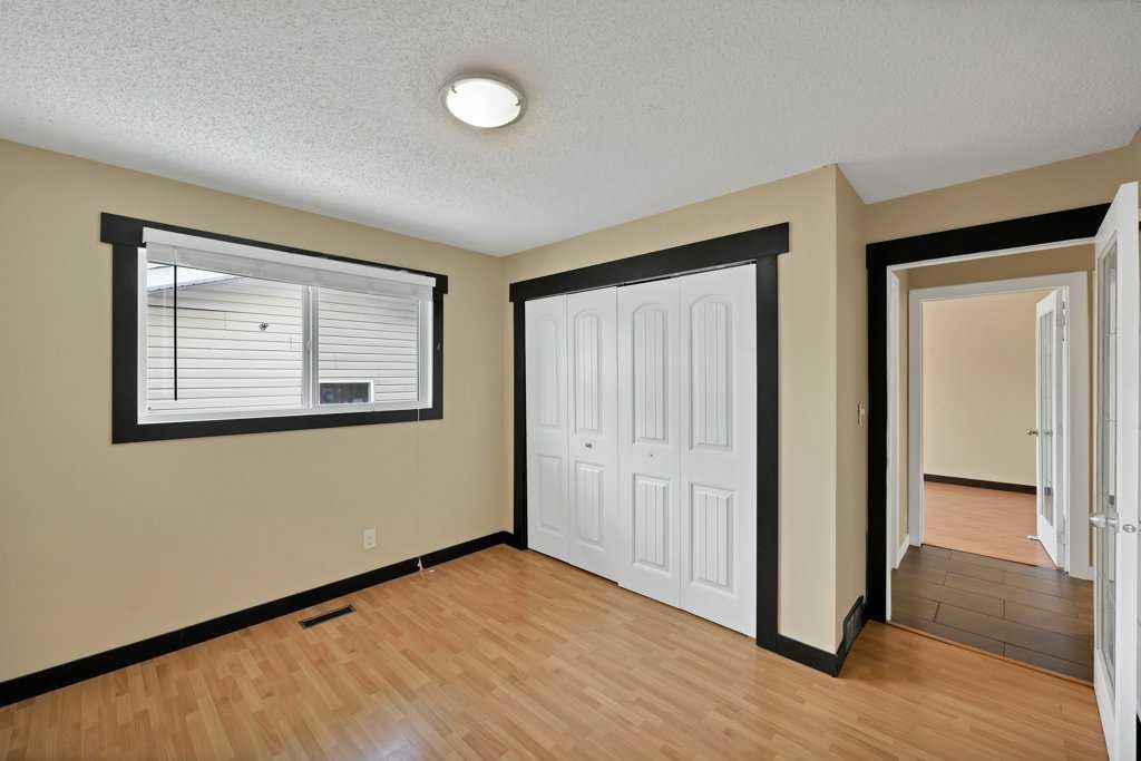 480 Midridge Drive Se, Calgary, AB - Indoor Photo Showing Other Room