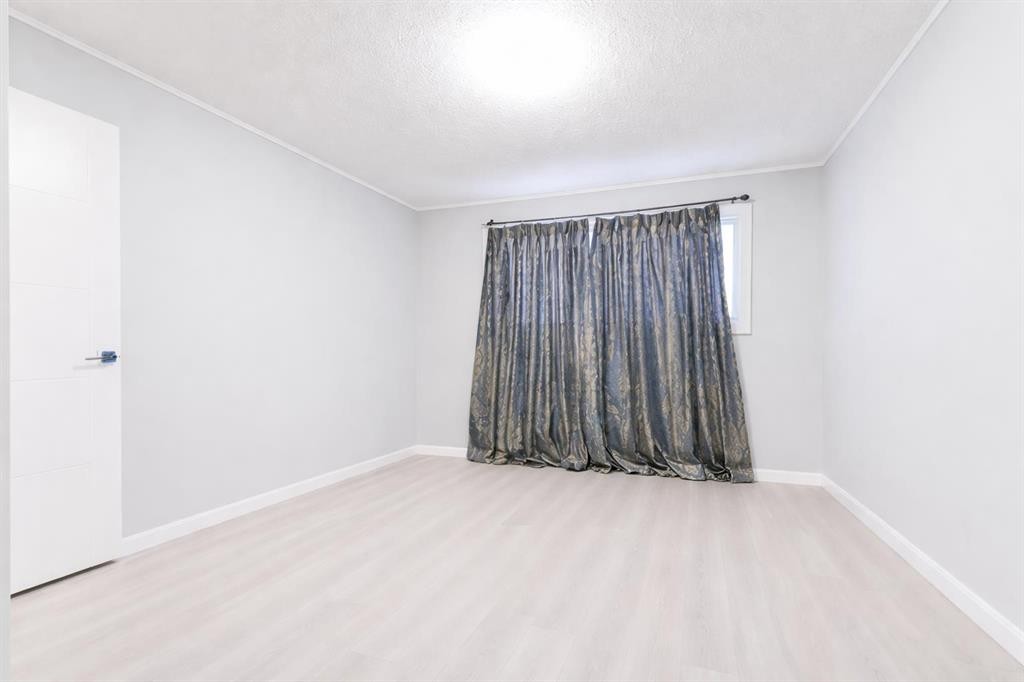 6420 26 Avenue Ne, Calgary, AB - Indoor