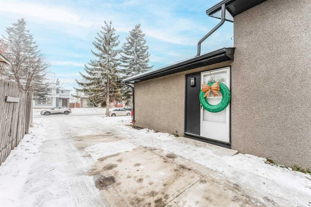 6420 26 Avenue Ne, Calgary, AB - Outdoor