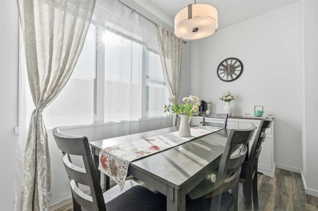 189 Mahogany Drive, Calgary, AB - Indoor Photo Showing Dining Room