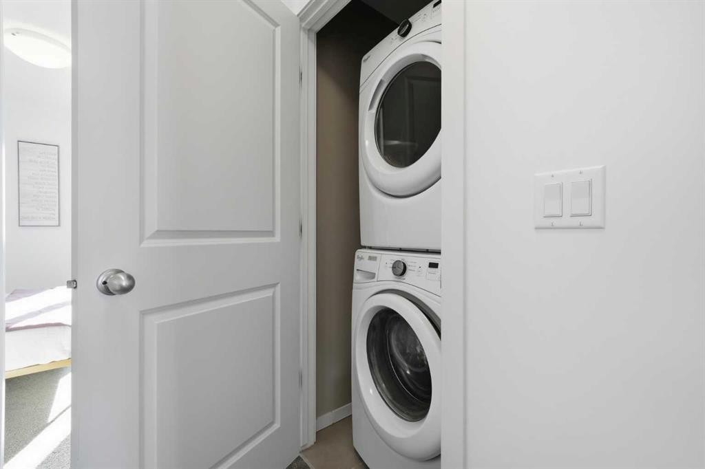 189 Mahogany Drive, Calgary, AB - Indoor Photo Showing Laundry Room
