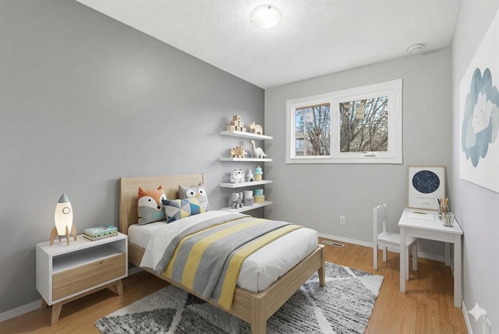 6137 Maddock Drive Ne, Calgary, AB - Indoor Photo Showing Bedroom
