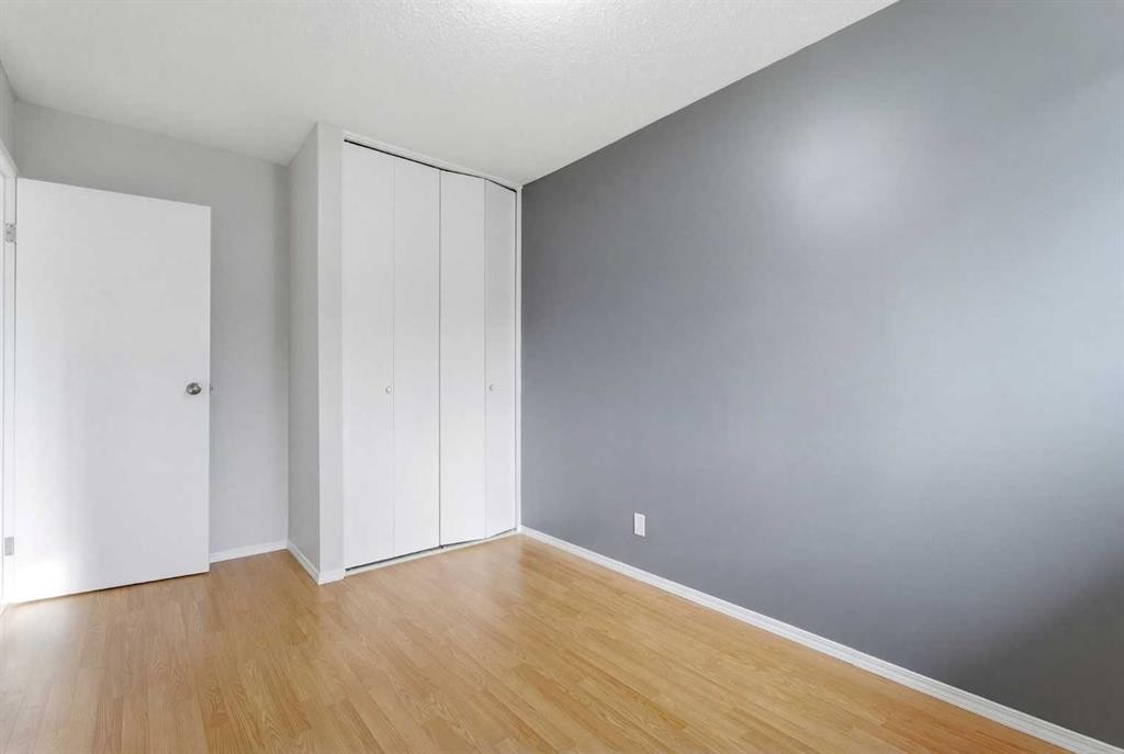 6137 Maddock Drive Ne, Calgary, AB - Indoor Photo Showing Other Room