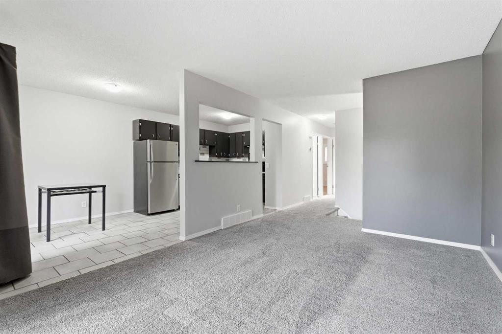 6137 Maddock Drive Ne, Calgary, AB - Indoor