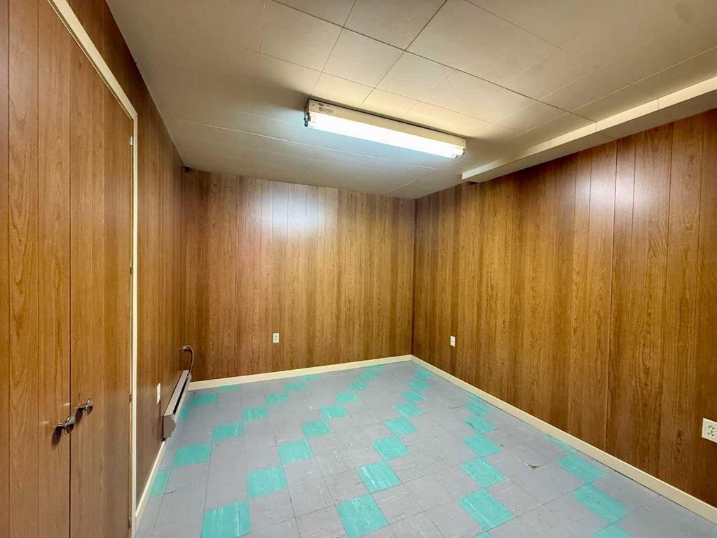 151 Fielding Drive Se, Calgary, AB - Indoor Photo Showing Other Room