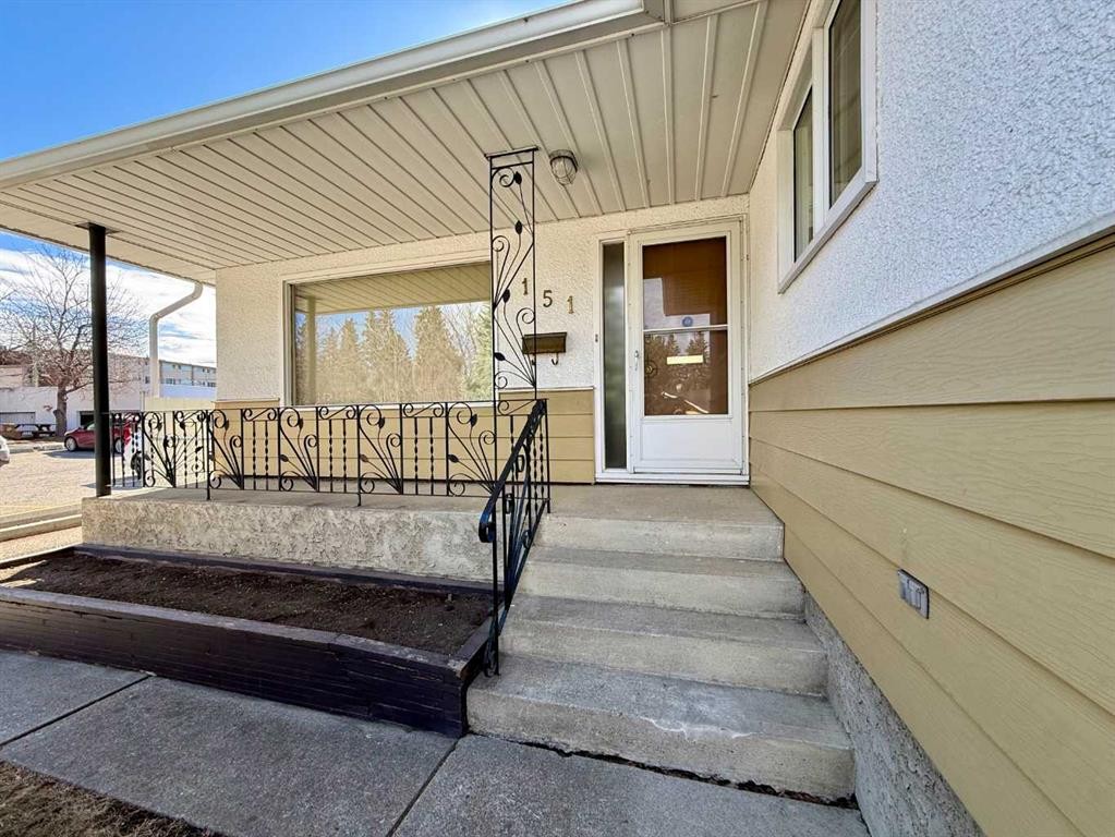 151 Fielding Drive Se, Calgary, AB - Outdoor