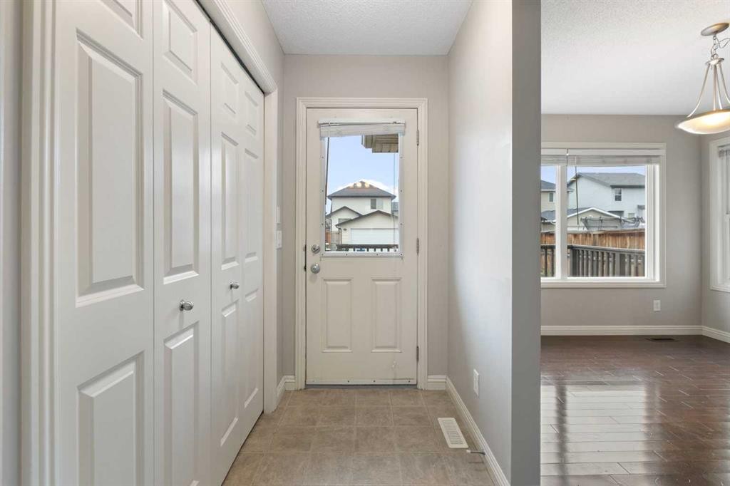 221 Prestwick Terrace Se, Calgary, AB - Indoor Photo Showing Other Room