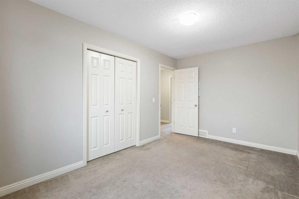 221 Prestwick Terrace Se, Calgary, AB - Indoor Photo Showing Other Room
