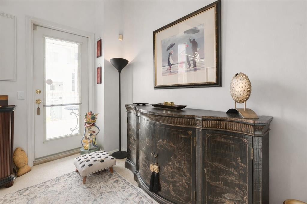 318 Hawkstone Manor Nw, Calgary, AB - Indoor Photo Showing Other Room