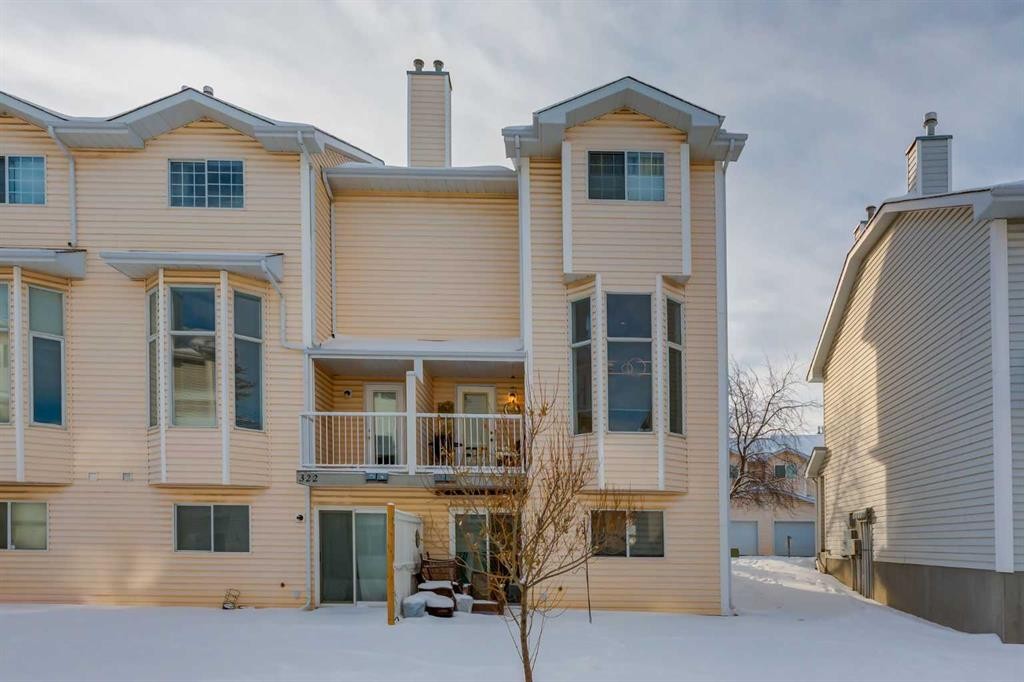 318 Hawkstone Manor Nw, Calgary, AB - Outdoor With Facade