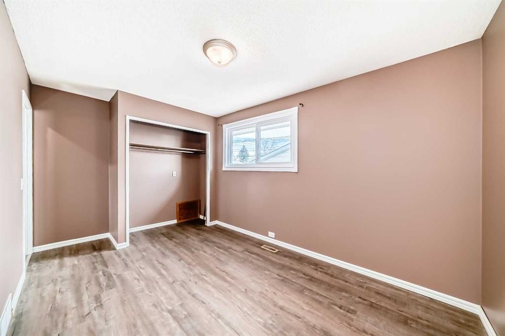 148 Huntridge Road Ne, Calgary, AB - Indoor Photo Showing Other Room