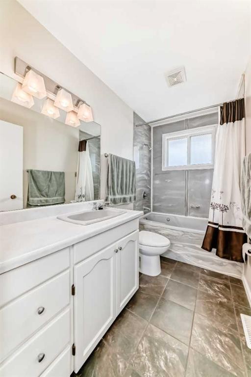 148 Huntridge Road Ne, Calgary, AB - Indoor Photo Showing Bathroom