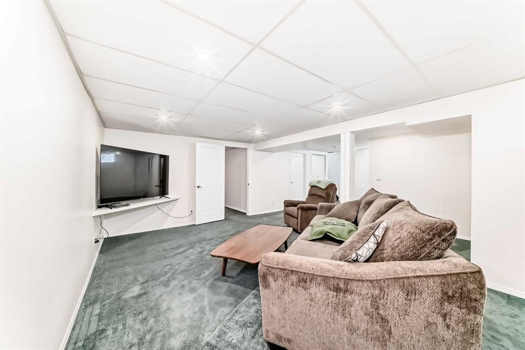 148 Huntridge Road Ne, Calgary, AB - Indoor