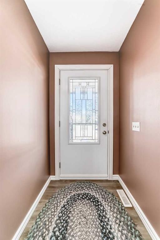 148 Huntridge Road Ne, Calgary, AB - Indoor Photo Showing Other Room