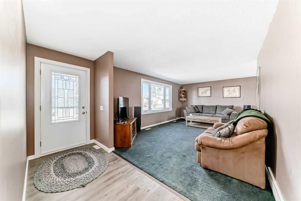 148 Huntridge Road Ne, Calgary, AB - Indoor