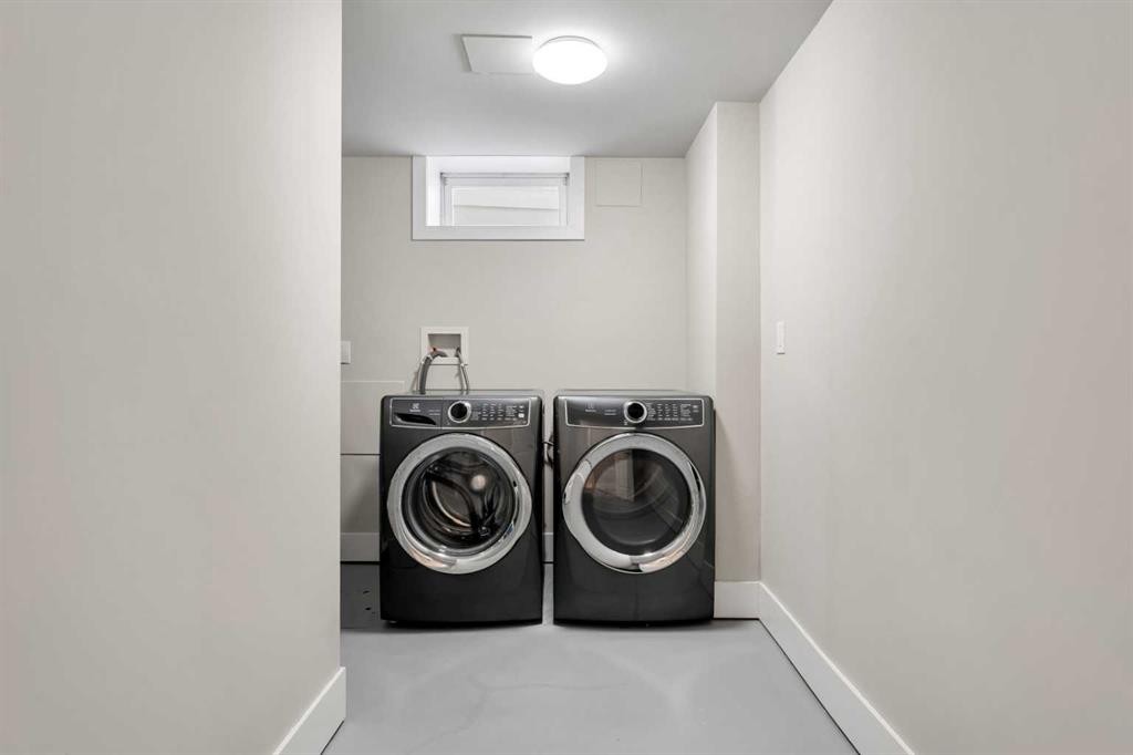 16 Midcrest Rise Se, Calgary, AB - Indoor Photo Showing Laundry Room