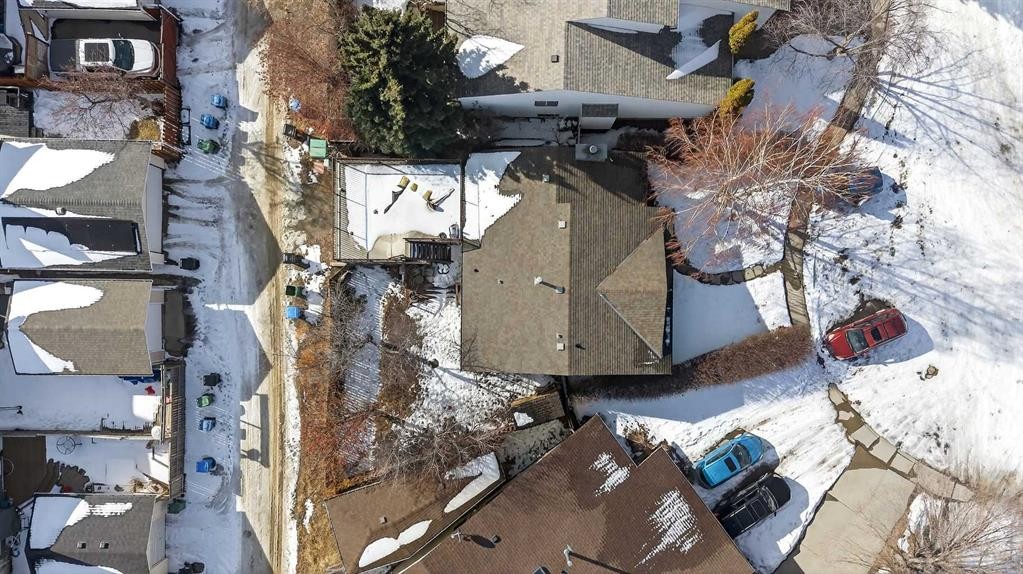 100 Strathcona Close Sw, Calgary, AB - Outdoor