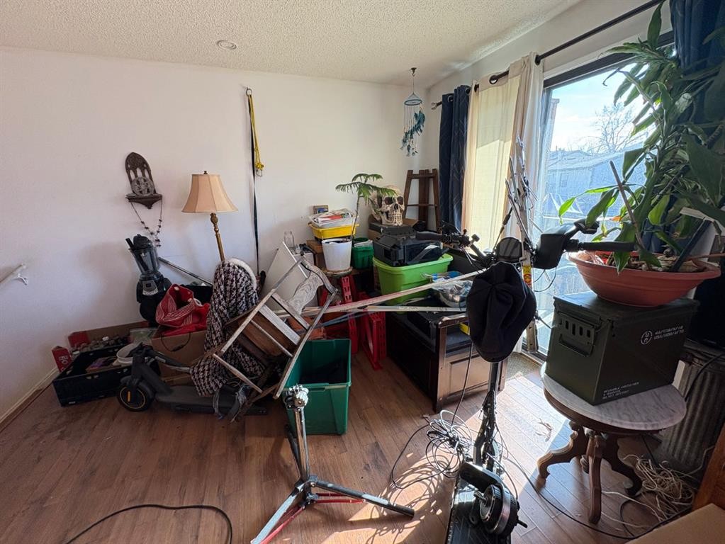 1419 Ranchlands Road Nw, Calgary, AB - Indoor Photo Showing Other Room