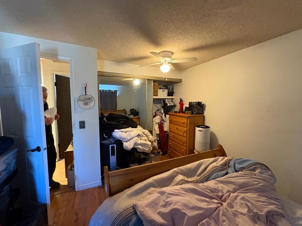 1419 Ranchlands Road Nw, Calgary, AB - Indoor Photo Showing Bedroom