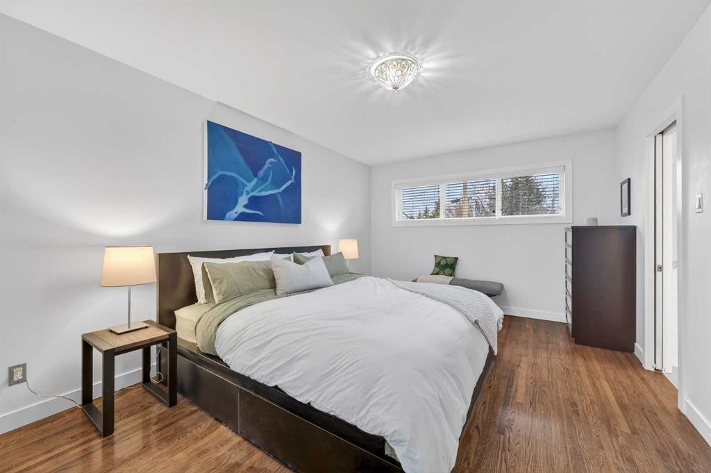 8027 Elbow Drive Sw, Calgary, AB - Indoor Photo Showing Bedroom