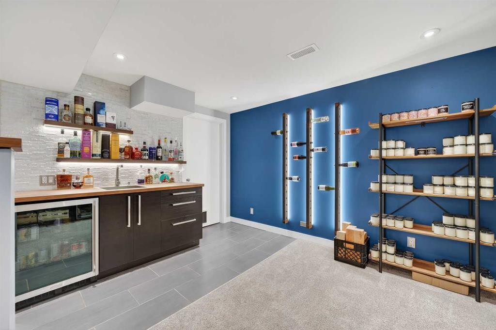 8027 Elbow Drive Sw, Calgary, AB - Indoor