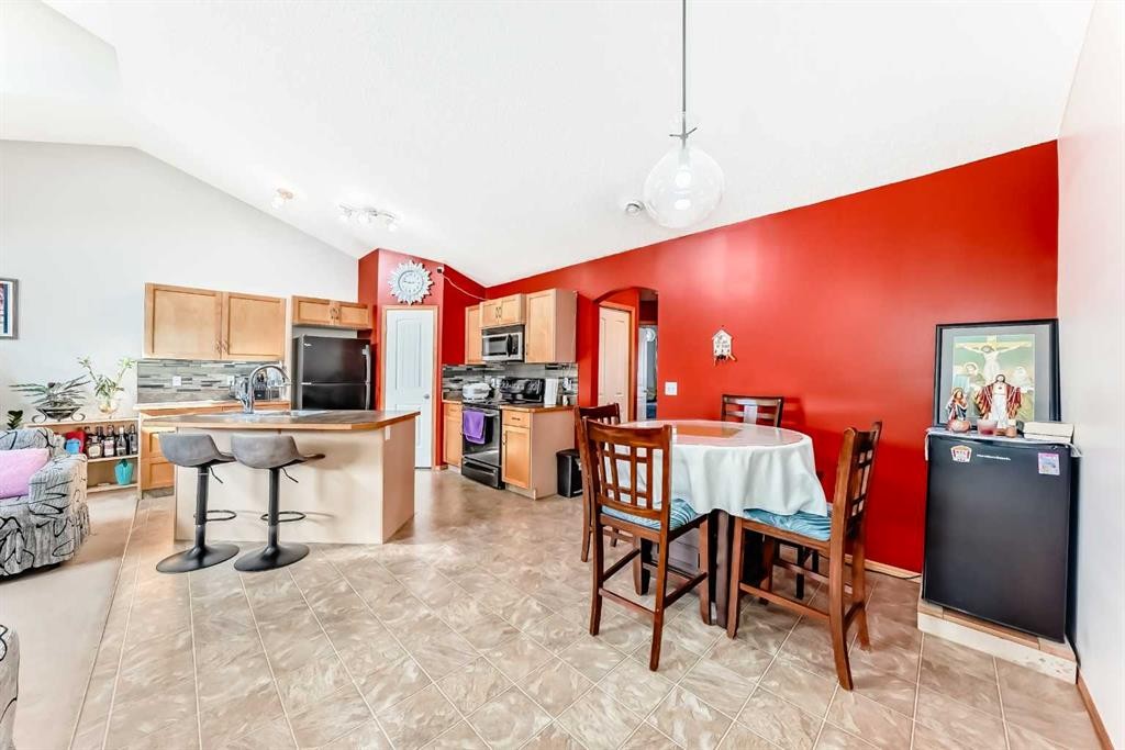 203-4 Everridge Square Sw, Calgary, AB - Indoor