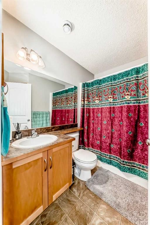 203-4 Everridge Square Sw, Calgary, AB - Indoor Photo Showing Bathroom