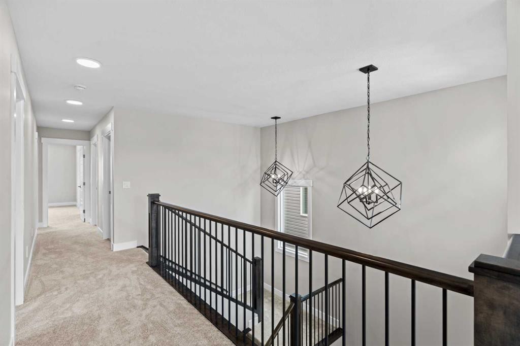 160 Vantage Drive, Cochrane, AB - Indoor Photo Showing Other Room