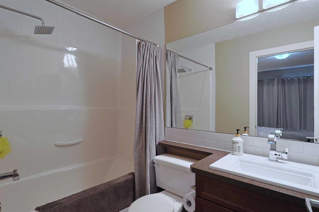 505 Evanston Square Nw, Calgary, AB - Indoor Photo Showing Bathroom