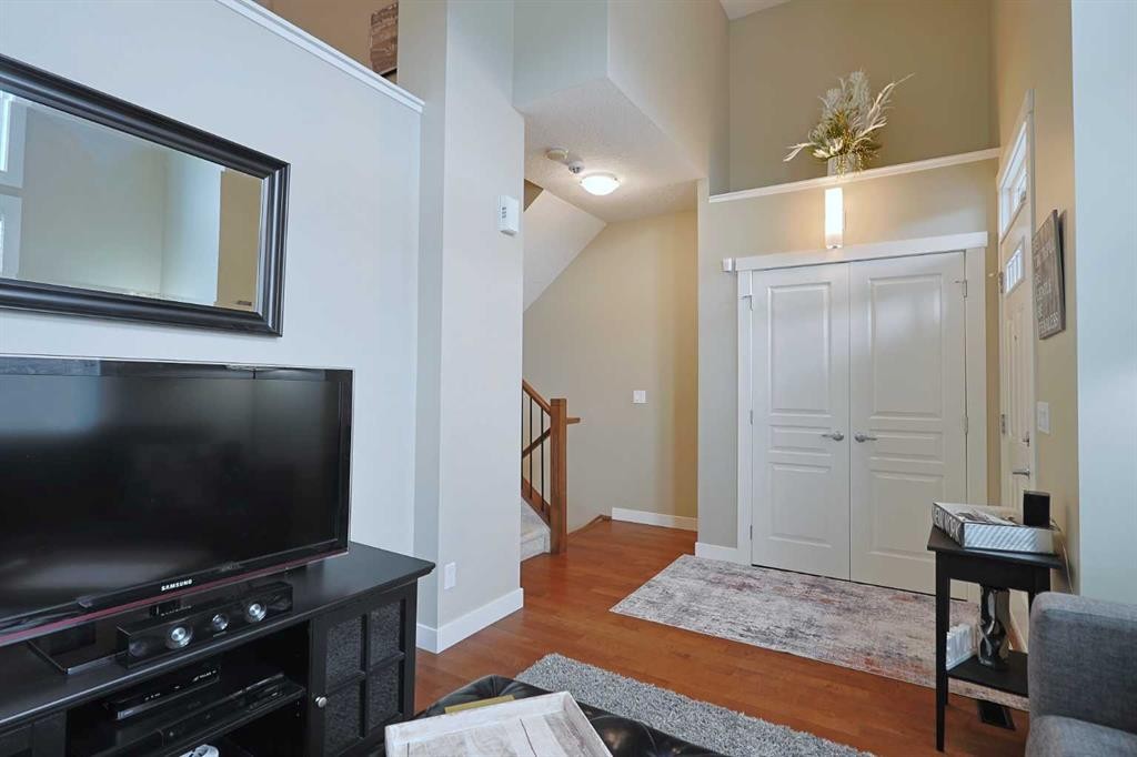 505 Evanston Square Nw, Calgary, AB - Indoor