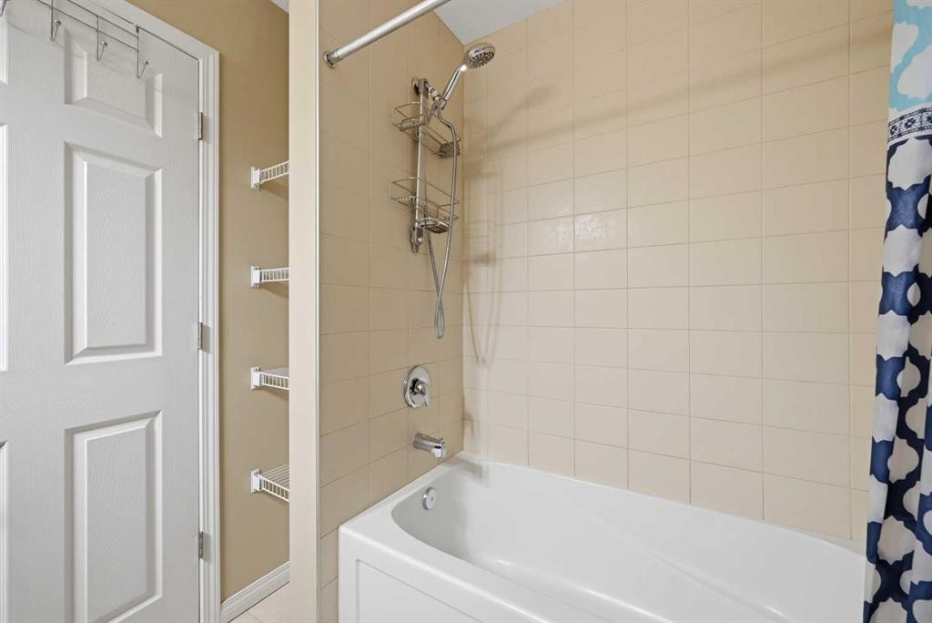 10622 Cityscape Drive Ne, Calgary, AB - Indoor Photo Showing Bathroom