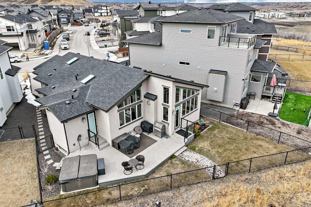 64 Walcrest View Se, Calgary, AB - Outdoor