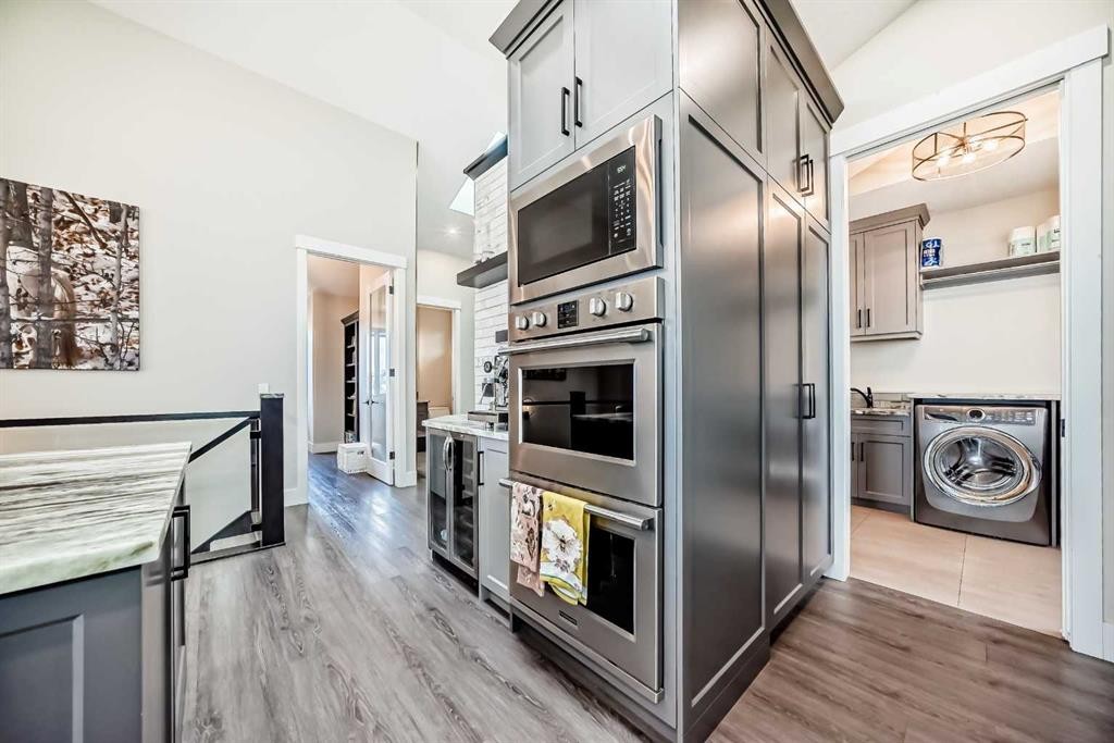64 Walcrest View Se, Calgary, AB - Indoor Photo Showing Kitchen