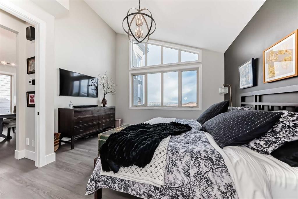 64 Walcrest View Se, Calgary, AB - Indoor Photo Showing Bedroom
