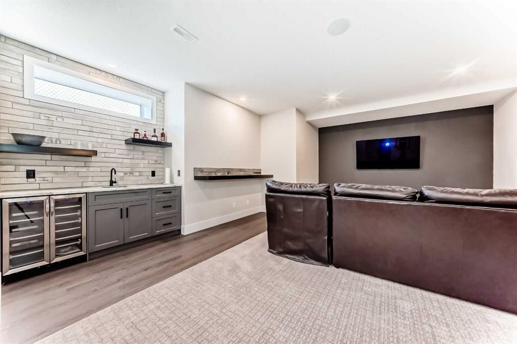 64 Walcrest View Se, Calgary, AB - Indoor