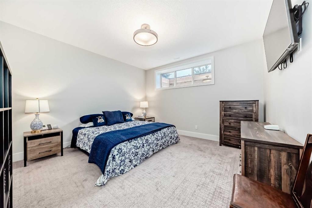 64 Walcrest View Se, Calgary, AB - Indoor Photo Showing Bedroom